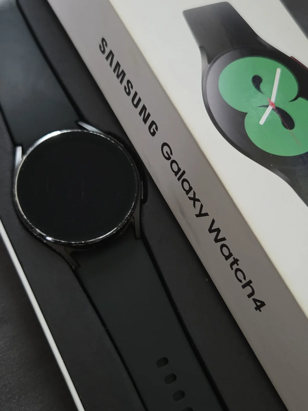Samsung Galaxy Watch4 Smartwatch - Black
